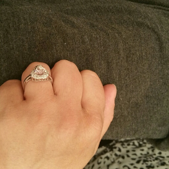 Ring - Picture 5 of 5